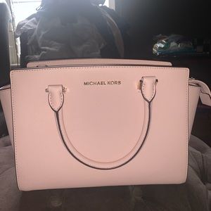 🌸Light pink cross body purse🌸